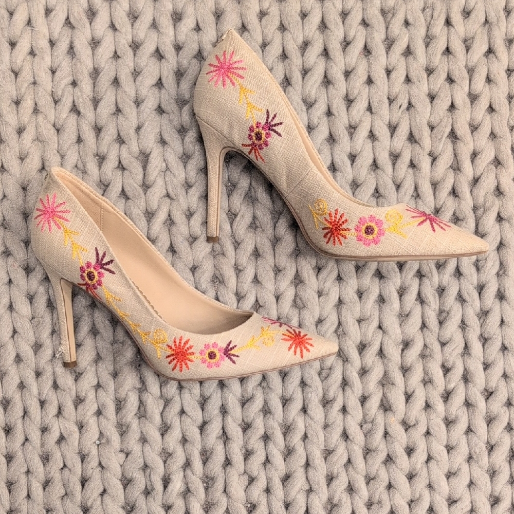 Sam Edelman Beige Heels with Floral Embroidery